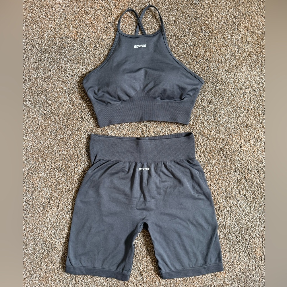 Grey Bo+Tee Women’s Activewear Workout Sports Bra and Shorts Gym Set Size M-L